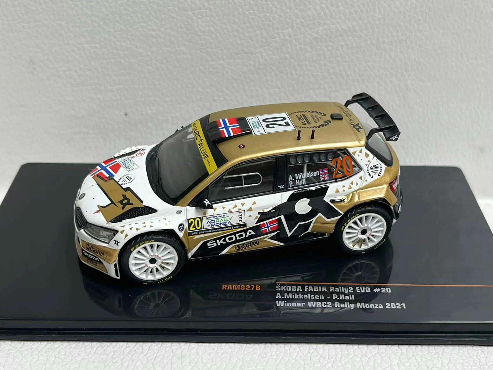 Escala 1/43 fundida IXO SKODA FABIA EVO # 20 2021 Modelo de coche de aleación de carreras Skoda