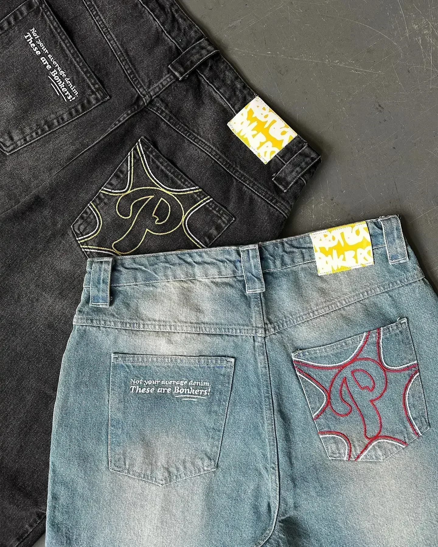 Melindungi jalan Jeans Y2K celana pria Gothic Harajuku Hip-Hop huruf bordir Retro biru longgar Jeans pinggang tinggi kaki lebar celana