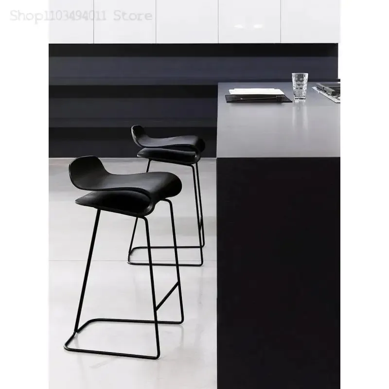 Silla de Bar nórdica, taburete alto Simple moderno, silla de Bar de hierro para el hogar, taburete de Bar de estilo Industrial, silla alta de escritorio frontal
