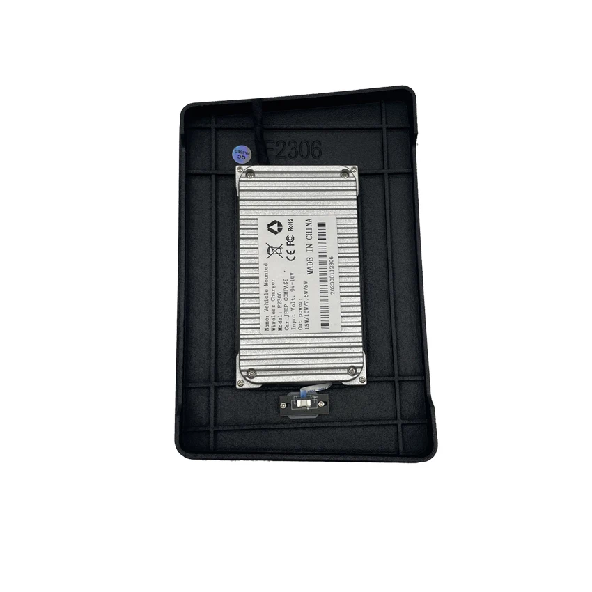 ملحقات السيارة الخاصة على متن لوحة شحن الهاتف اللاسلكي QI لسيارة جيب كومباس 2021 2022 2023 شاحن لاسلكي للسيارات