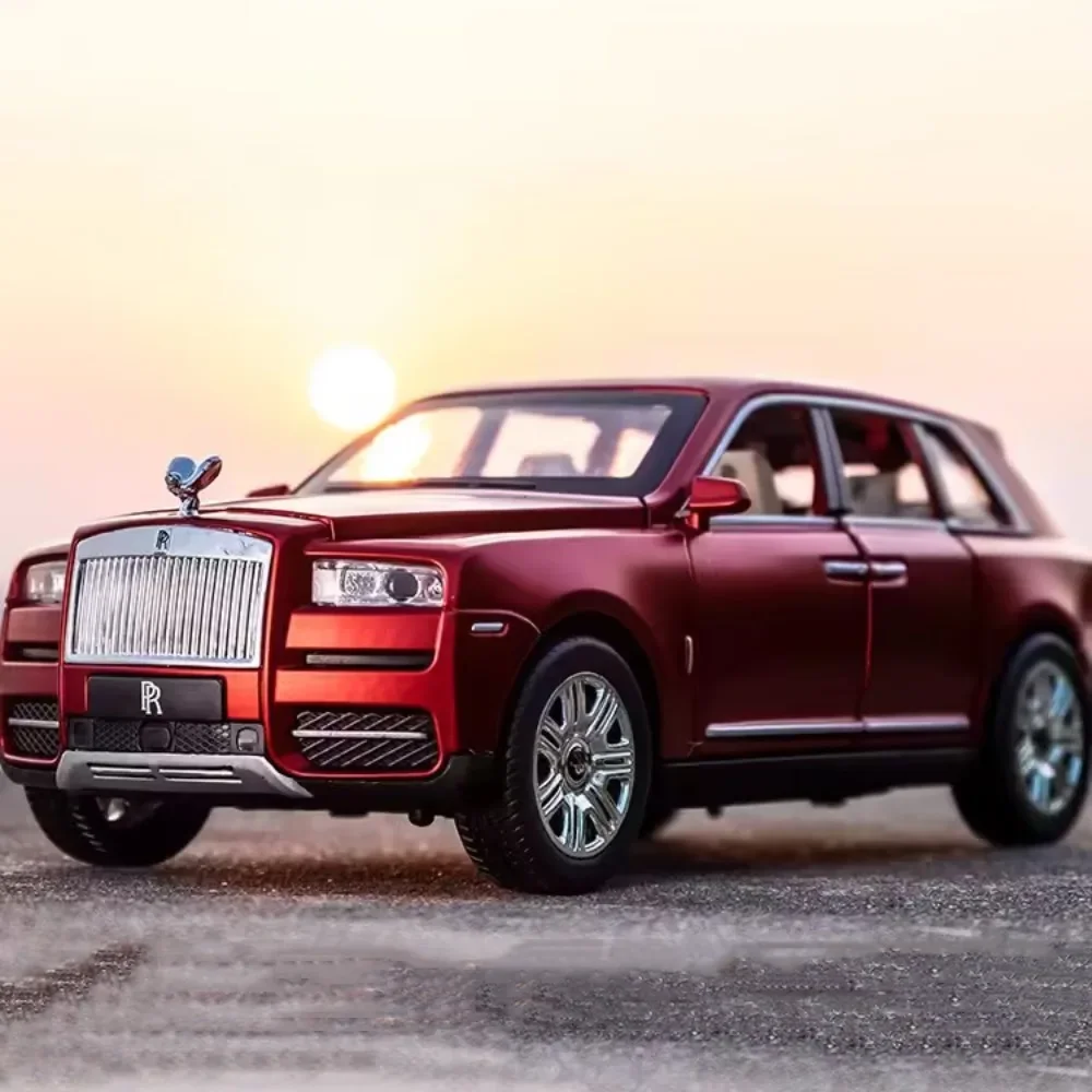 

1:24 Rolls-Royce Cullinan Toys Модель автомобиля из сплава, литой под давлением автомобиль, 6 дверей, открытый металлический корпус, резиновые шины, звуковой свет, игрушка, подарки для мальчиков