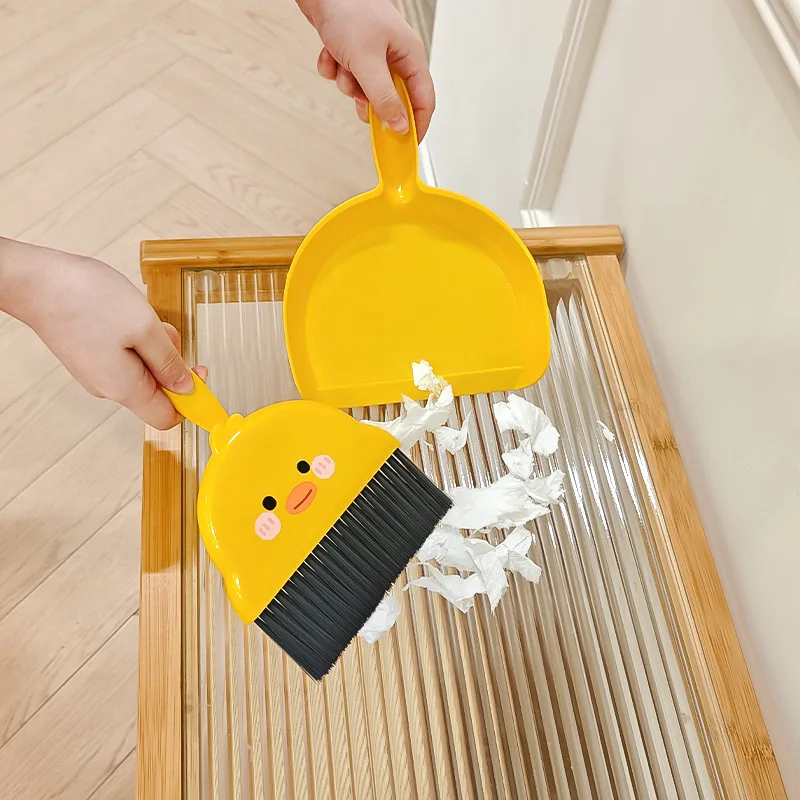Cute Cat Hamster Dustpan Small Broom Set Mini Hand Broom and Dustpan Set for Tabletop Debris or Small Animal Cage Cleaning