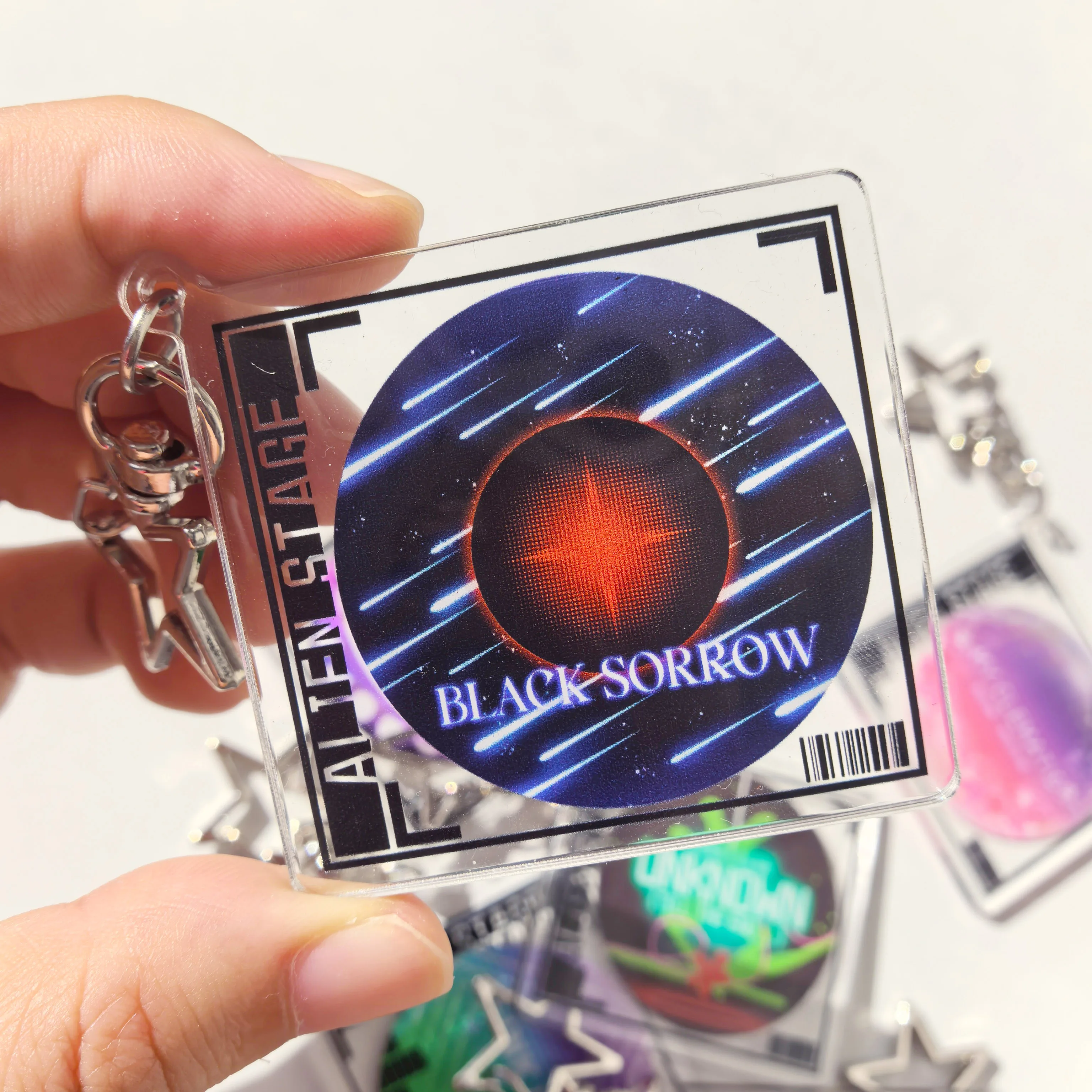 Alienstage أنيمي المفاتيح النساء CD سلسلة مفاتيح أكريليك للرجال حلقة رئيسية الاكريليك سيارة LUKA قلادة حفلة اليابان كوس الفتيات هدية