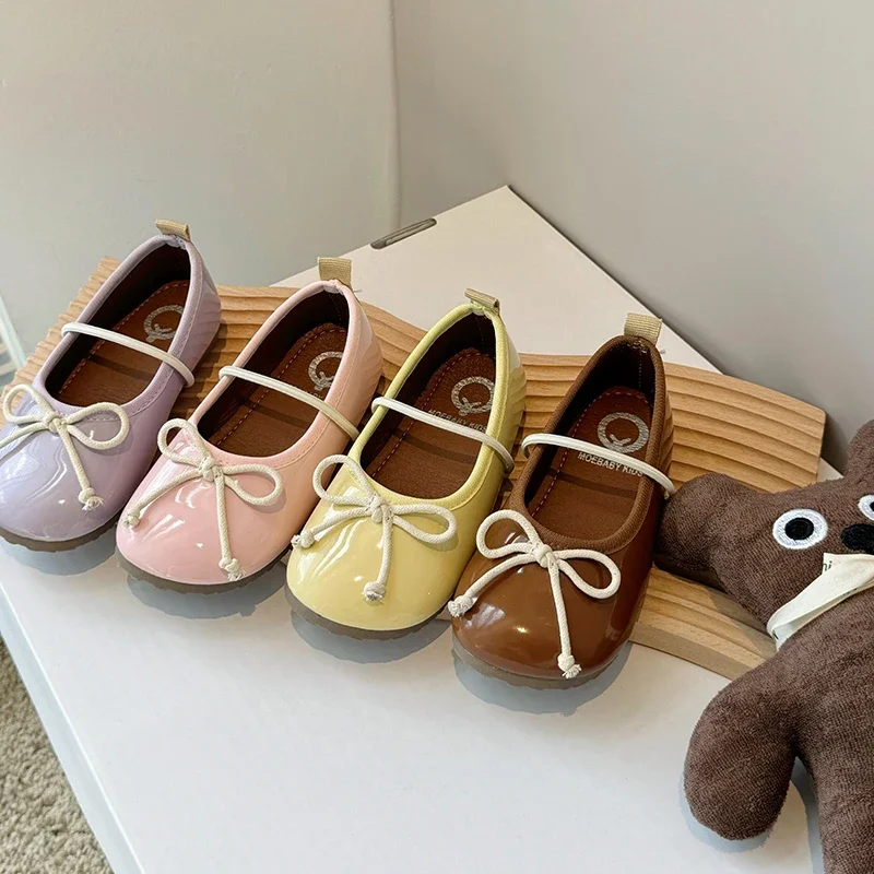 Children Glossy Leather Shoes for Girls Solid Color Flat Shoes with Simple Bow Kids Mary Jane Princess Shoes Slip on Soft Sole