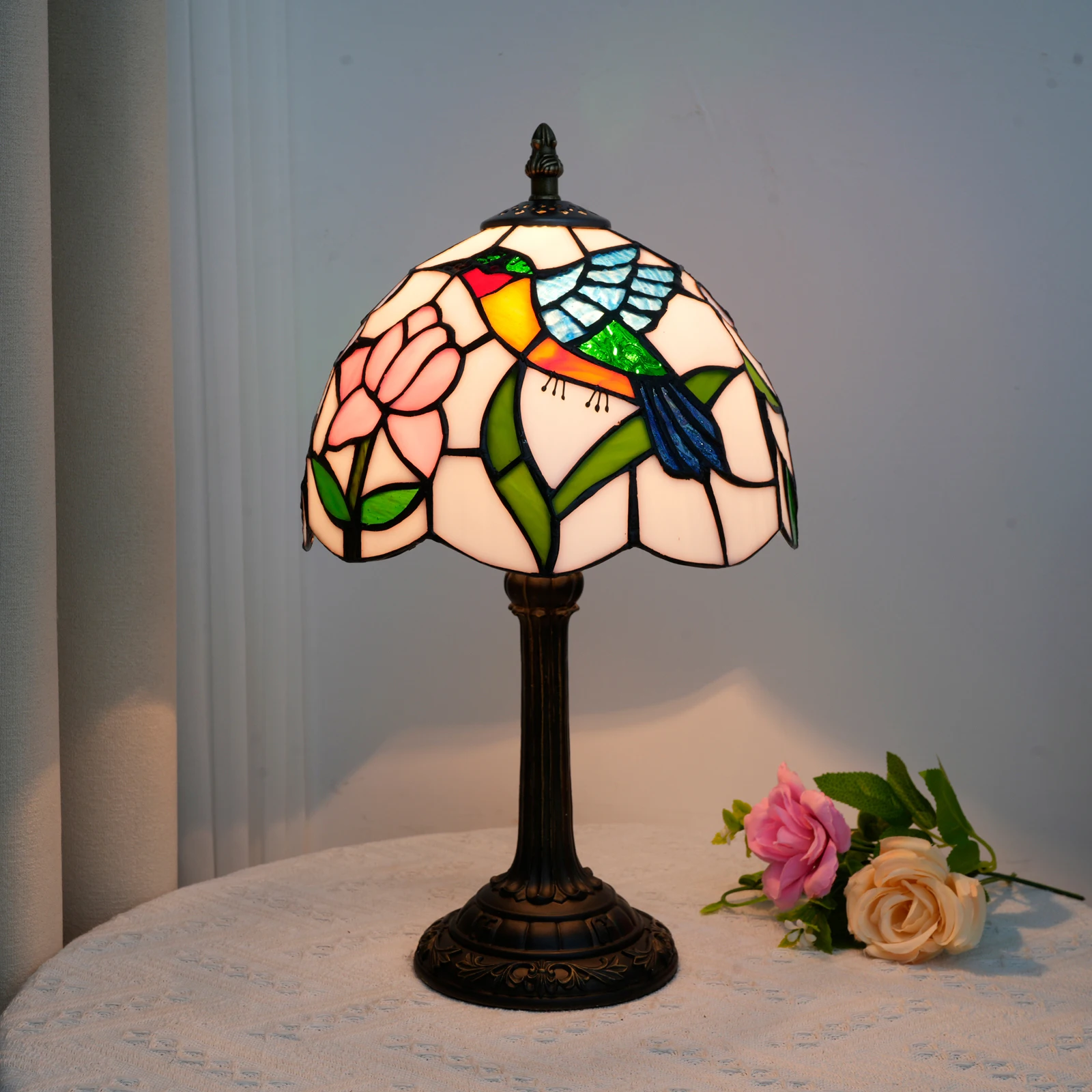 Nowoczesna lampa stołowa, lampa witrażowa w stylu kolibra, mała antyczna lampa 8-calowa, do sypialni, na szafkę nocną, do salonu.