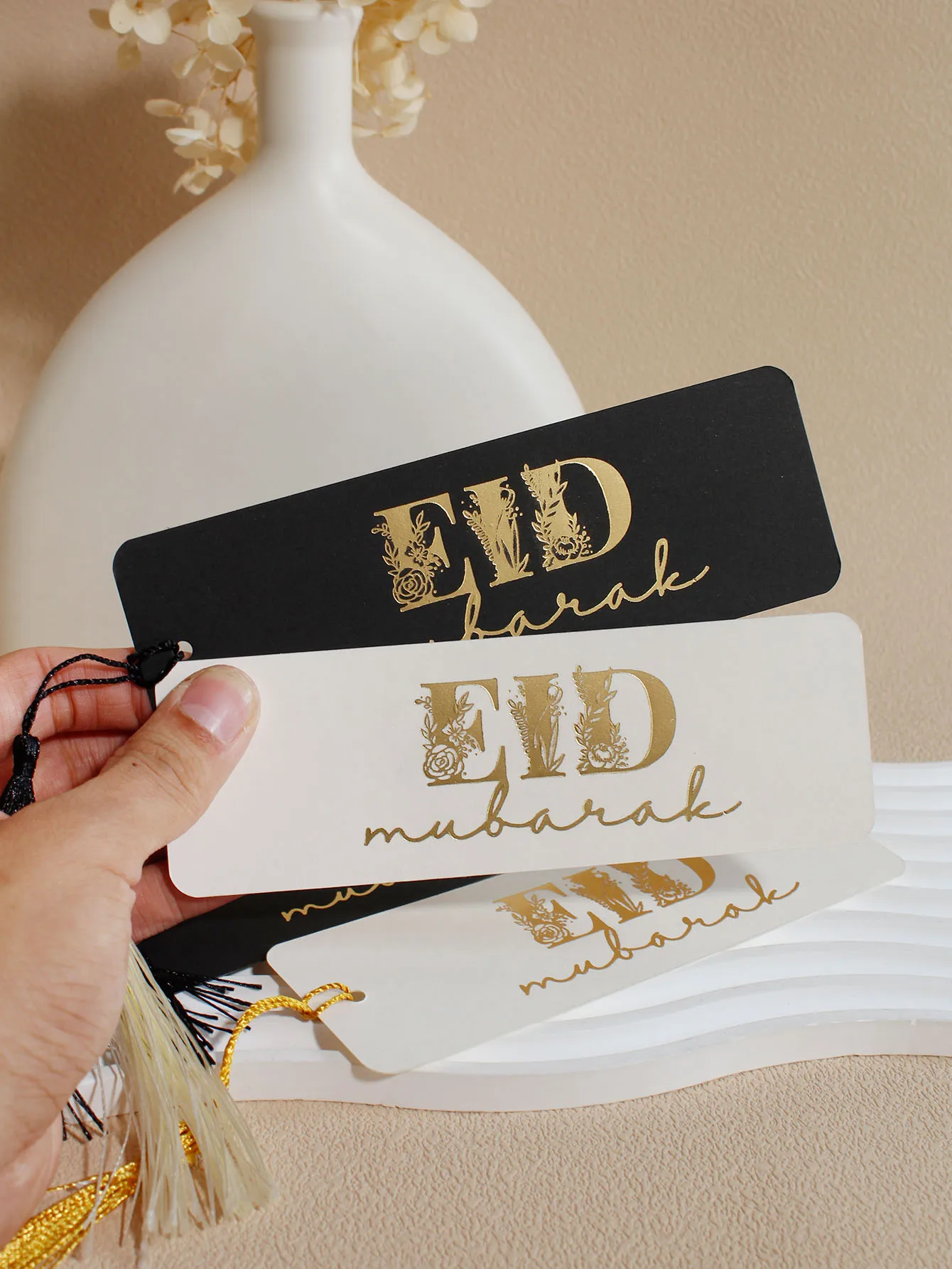 Happy Eid al Fitr bookmark, gift giving, small gifts, holida