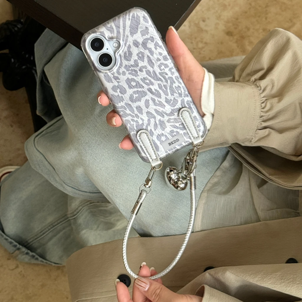 Custodia per telefono antiurto con cordino d'amore con stampa leopardata grigio argento placcato di lusso alla moda per iPhone 16 15 14 Pro Max