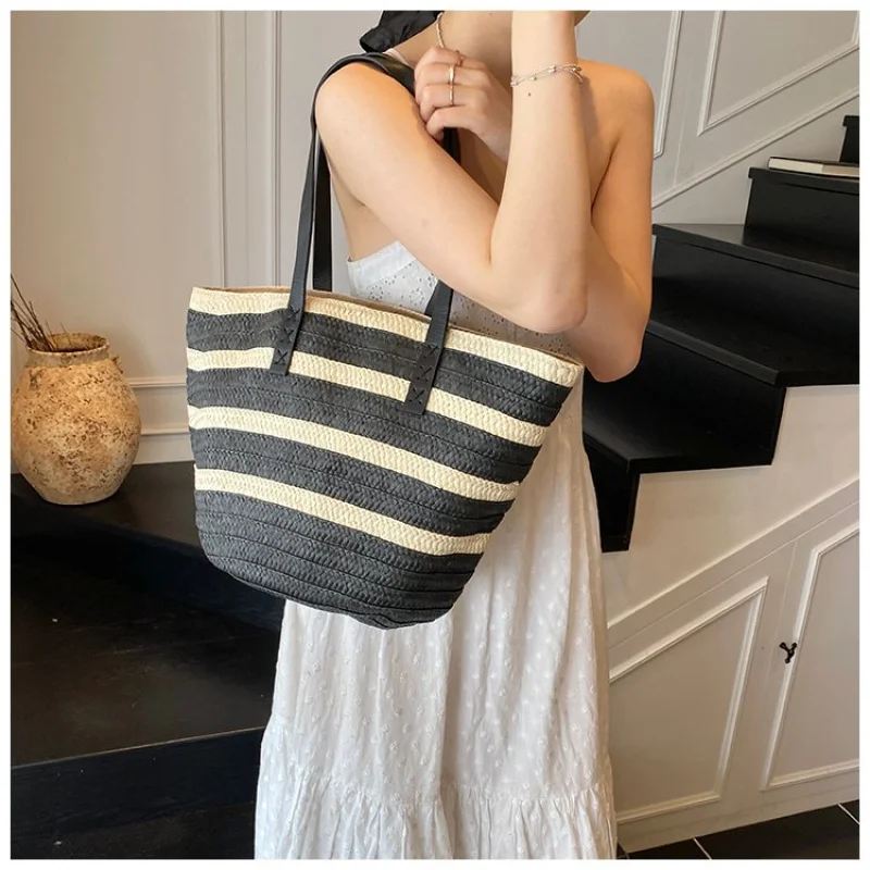 

Unique Minimalist Vintage Crossbody Bag For Women With Elegant Leather And Solid Color Trendy Design Luxury Fashion