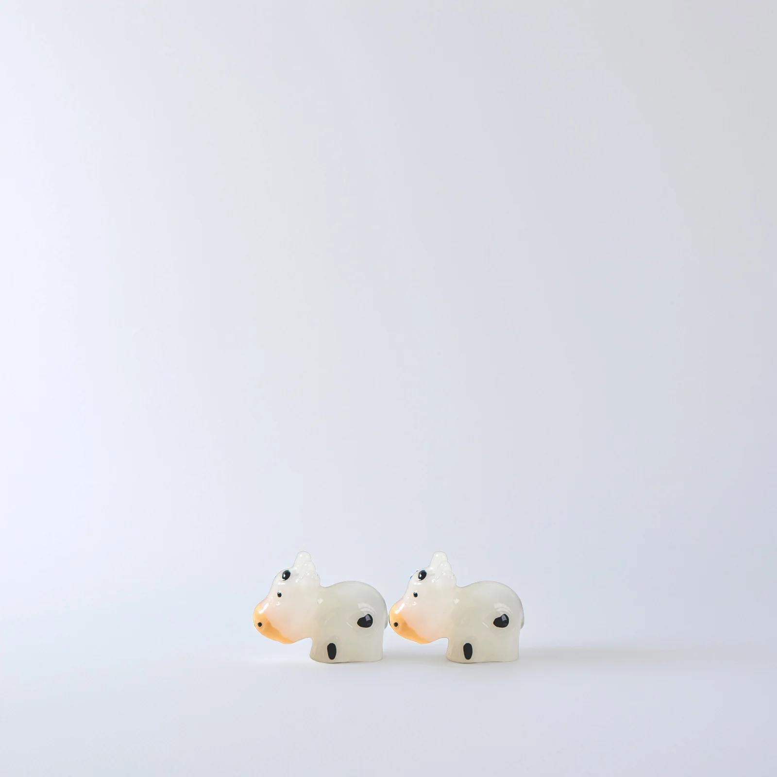 

10Pcs Luminous Mini Cow Figurines Night Glow Farm Decor Tiny Resin Animals Creative Micro Landscape Accessories