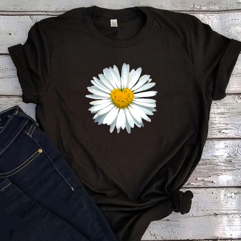 Daisy Holiday Woman Tshirts Romance Flower Vintage Clothes Woman Gift for Girlfriend Aesthetic Clothes Kawaii Tops