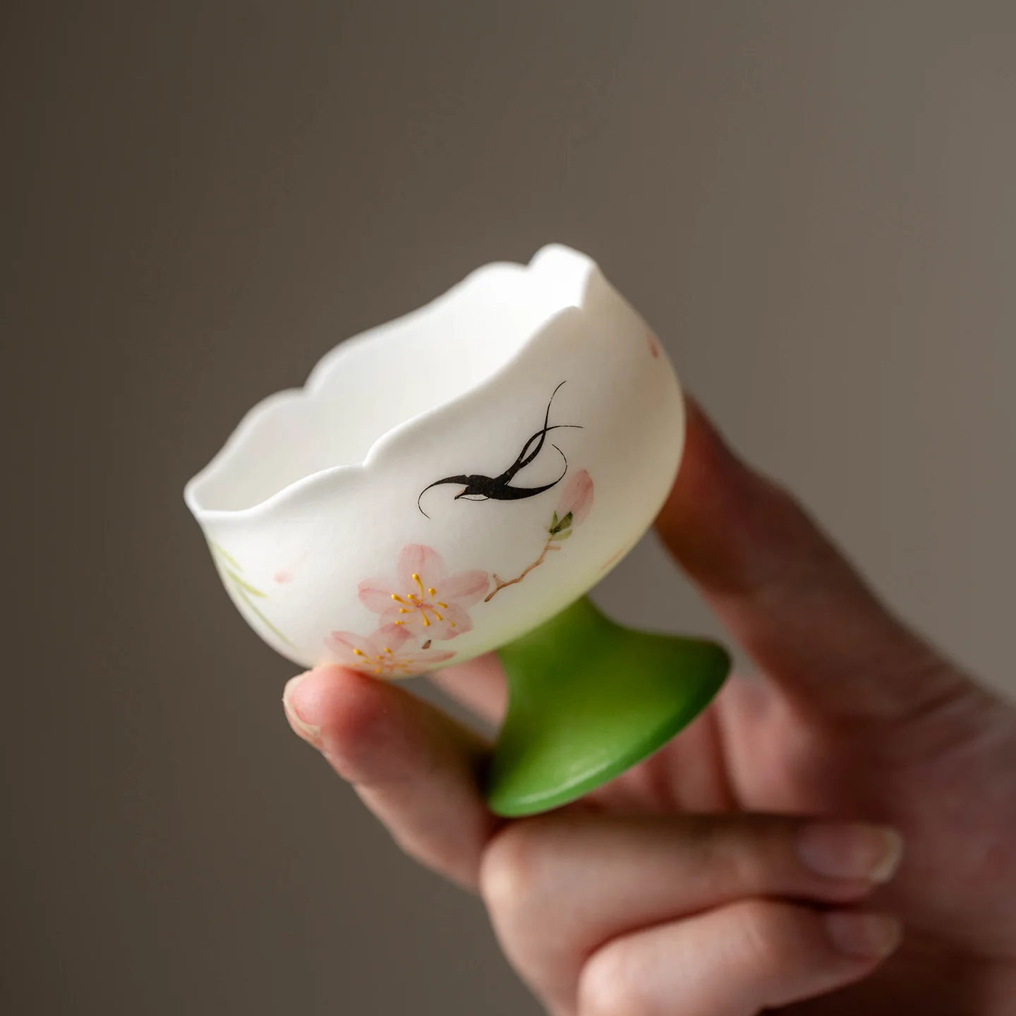 Handmade Swallow Tall Stem Master Tea Cup Ceramic Floral Personal Tasting Cup Kung Fu Tea Set Home Office Gift Box