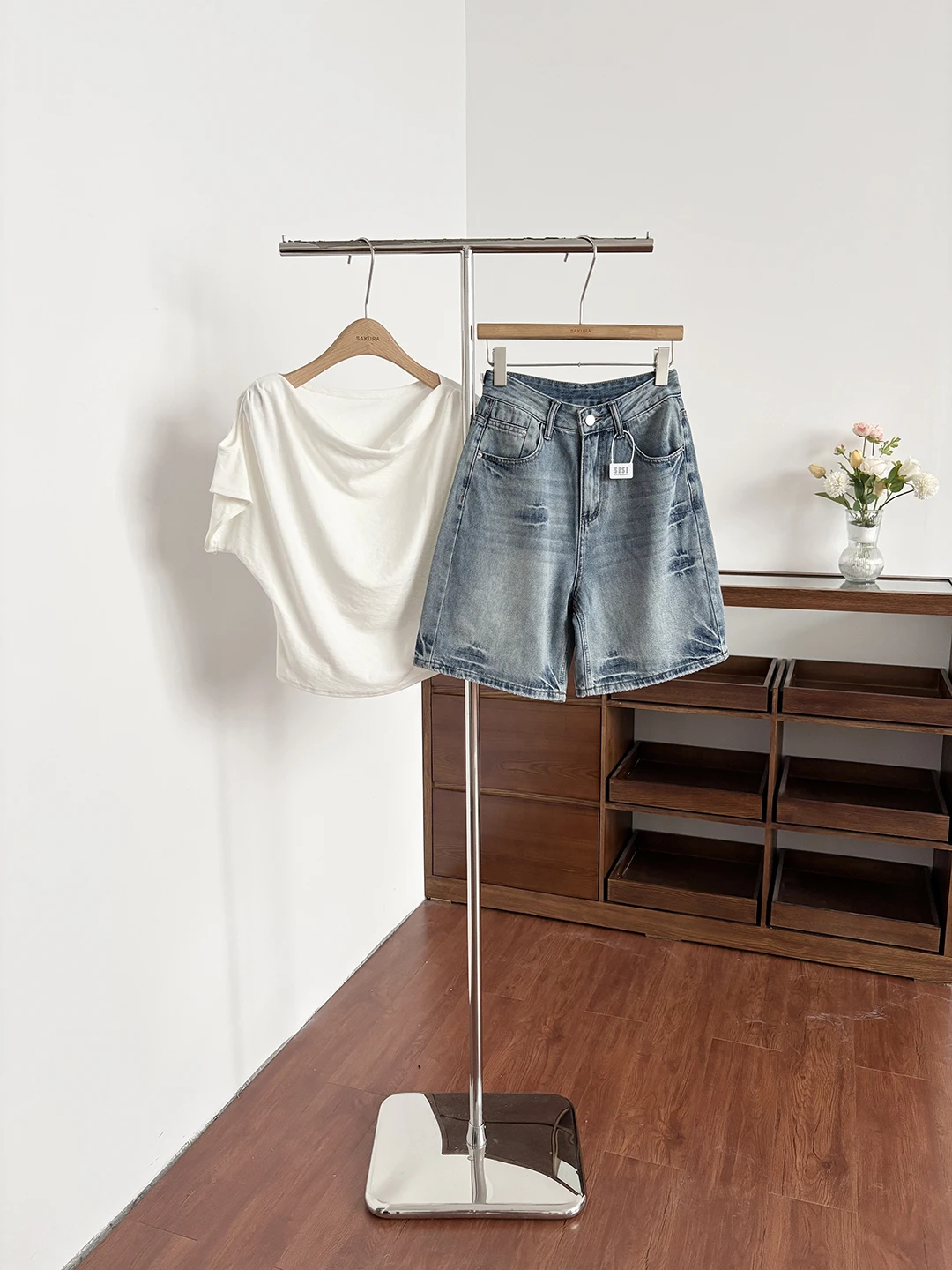 

High Waist Loose Wide Leg Jeans Women's Summer 2026 New Korean Style Simple Slimming Loose Fit Denim Pants