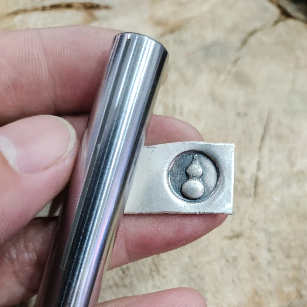 

3D Calabash Pattern Jewelry Marking Punch Metal Stamps Steel Stamping Punching Tool Embossing Silver Leather Keychain