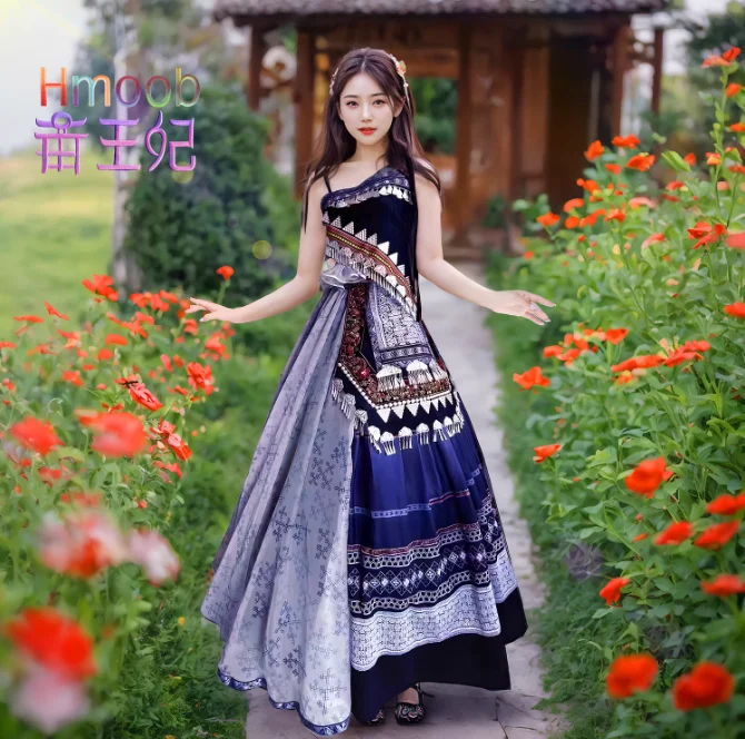 Chinese Yunnan  Hmongb Ethnic Women's Clothing Set