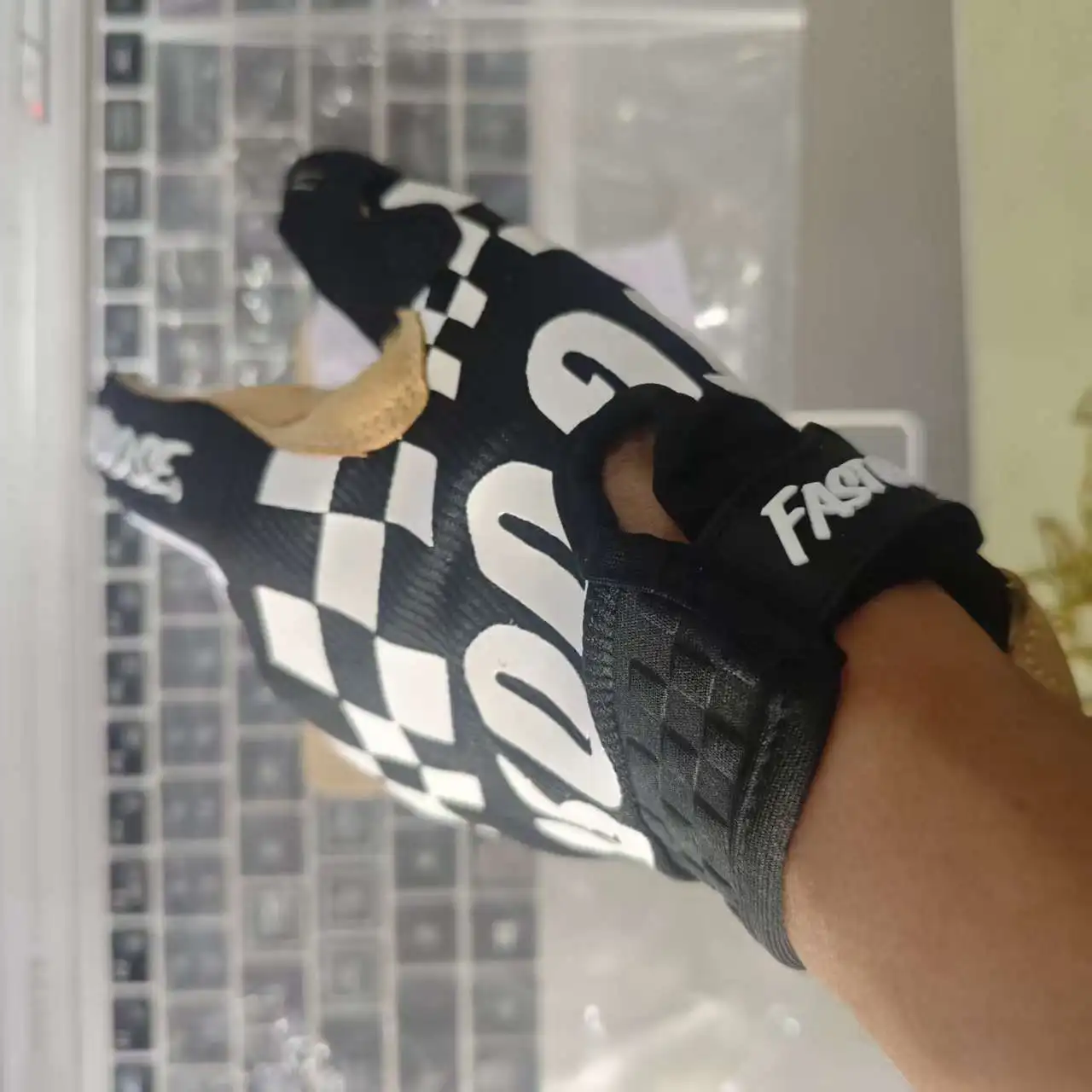 

Touchscreen Breathable Motorcycle/Bike Gloves | Speed Style Design | Fit MX MTB Offroad Racing Motocross Work Sports Luvas