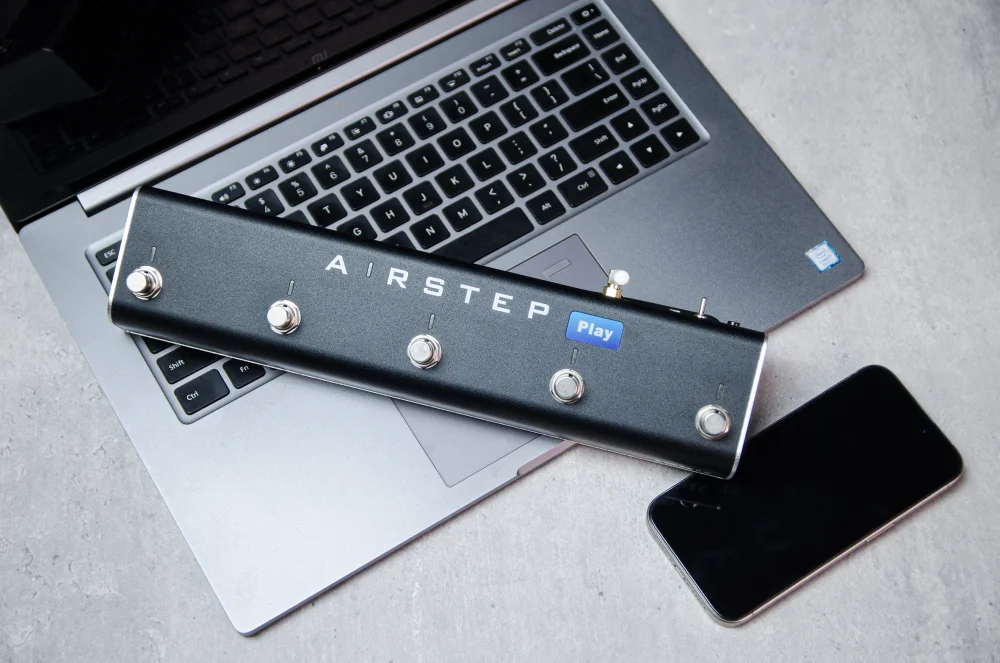 XSONIC AIRSTEP Play | Online Video & Audio Hands-free Controller