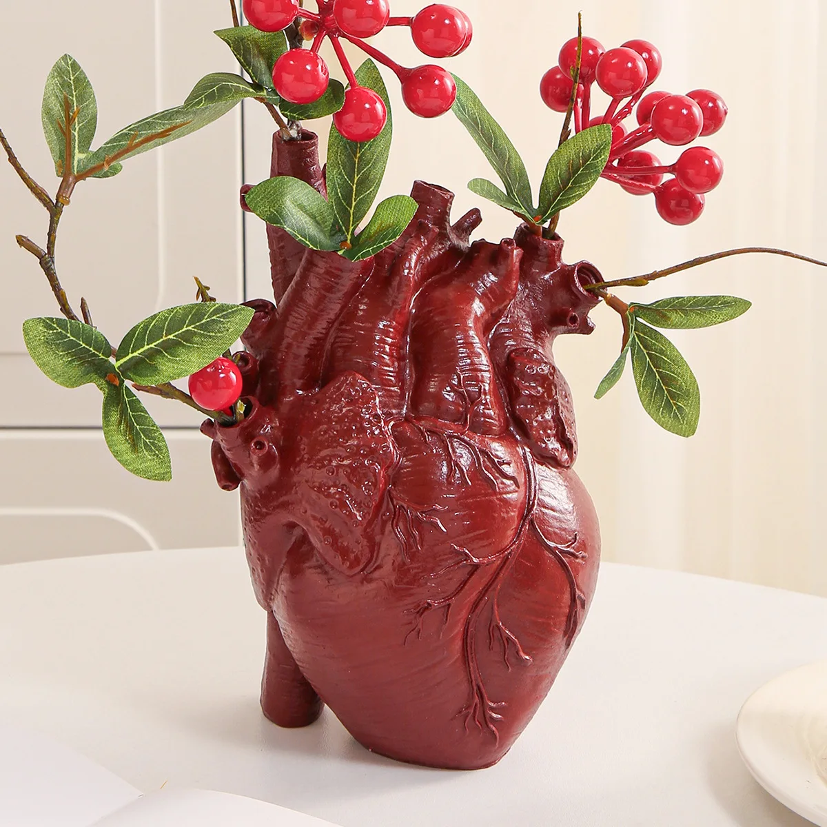 New Heart shaped flower vase red resin handicraft vase high-end floral arrangement small vase Nordic decorative desktop ornament