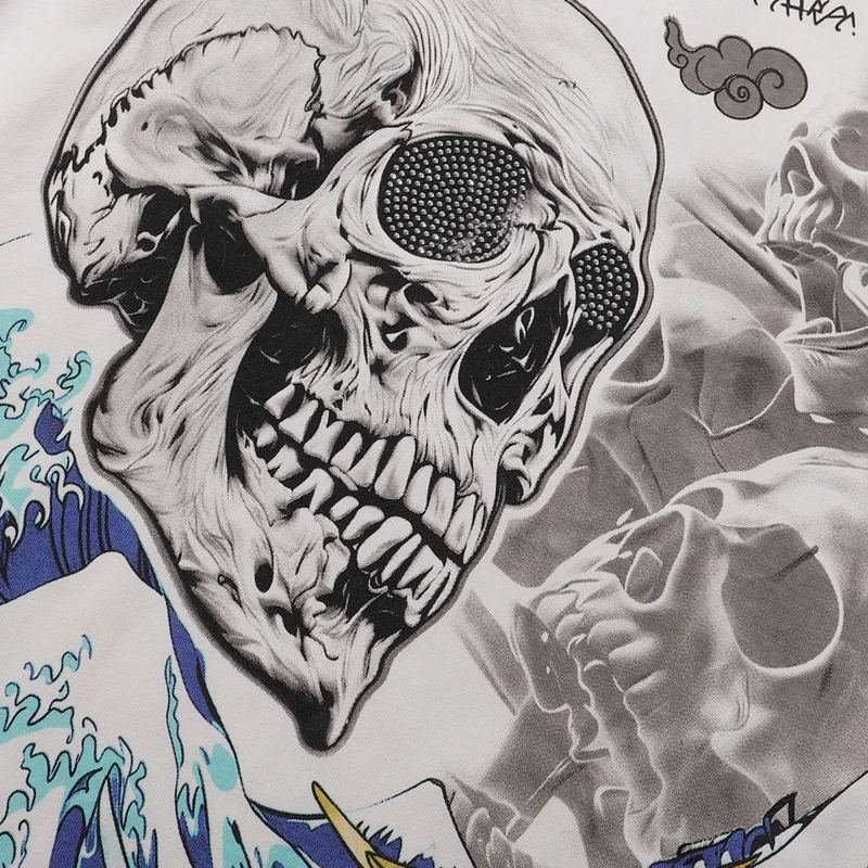 Y2K Streetwear Herren T-Shirt mit Teufel-Totenkopf-Grafik, Oversize Kurzarm Baumwoll-Oberteil mit Strass und japanischem Wellen-Print – Detail 12