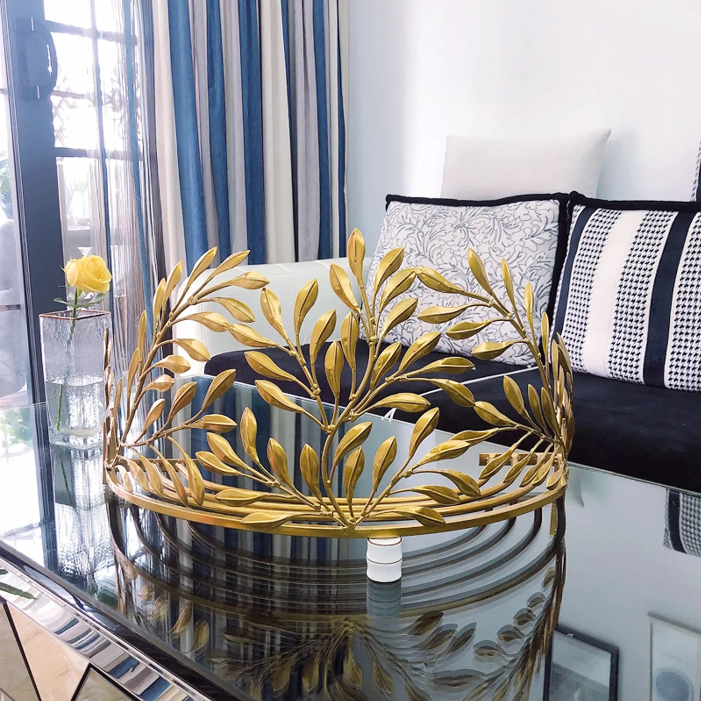 Nordic style simple wrought iron, golden leaves double track shelf princess crown mosquito net bed mantle