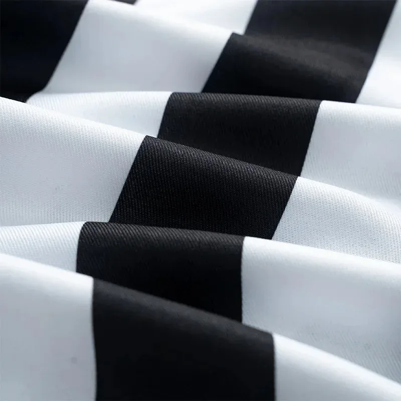 زي CyExplosive Hades Master Beetle Juice Beetle Juice 2 للبالغين باللونين الأبيض والأسود