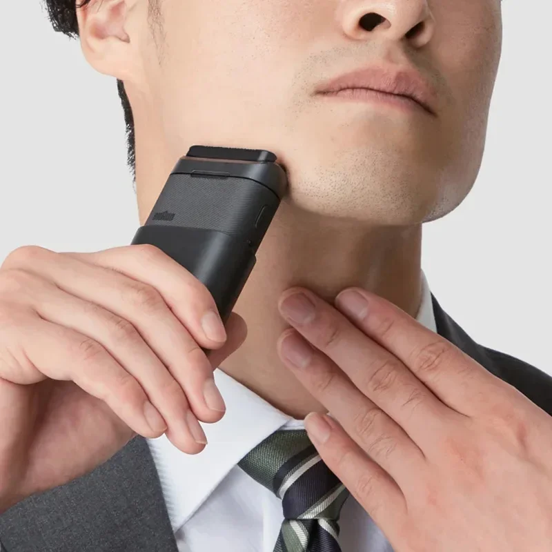 ماكينة حلاقة براون الصغيرة X Series M1012 للرجال رطبة وجافة ذات استخدام مزدوج قابلة للغسل وقابلة لإعادة الشحن ماكينة حلاقة اللحية الأصلية