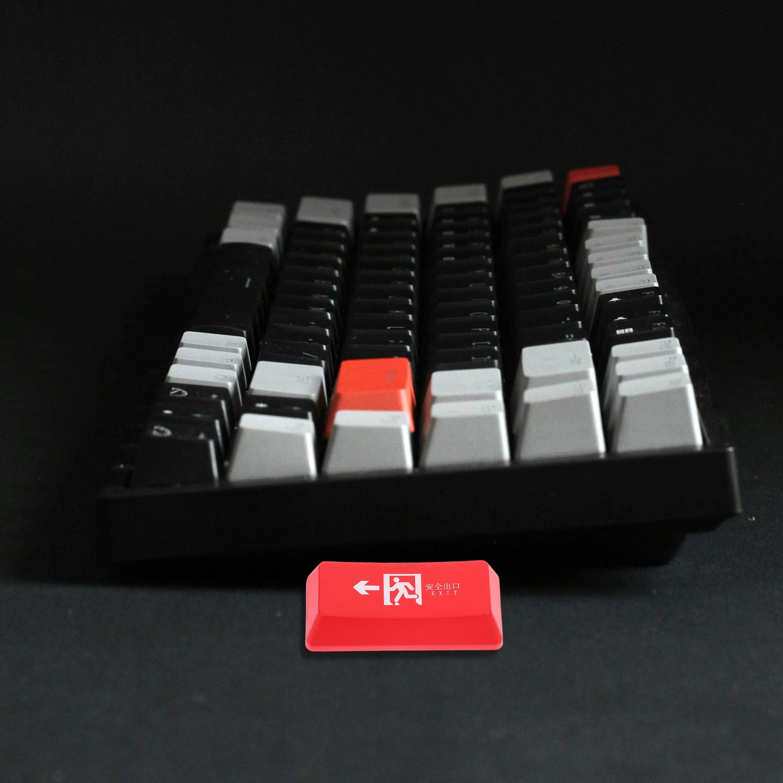 

Shine Through Key Cap Original Height Matte Finish Abs Material Oil-Jet Engraving Cross Core Reinforced Mechanical Keyboard Key