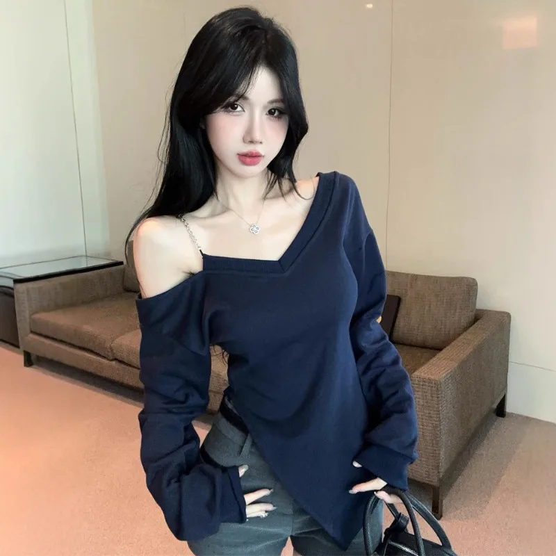 

Irregular Slit Slanted Shoulder Long Sleeved T-shirt for Women in Autumn and Winter Pure Desire One Shoulder Base Sweater Hoodie