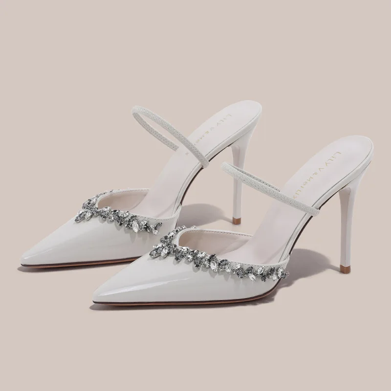 صنادل نسائية فاخرة بكعب مزخرف بحجر الراين مثيرة من الجلد اللامع بمقدمة مدببة فستان أنيق للحفلات بكعب ستيليتو