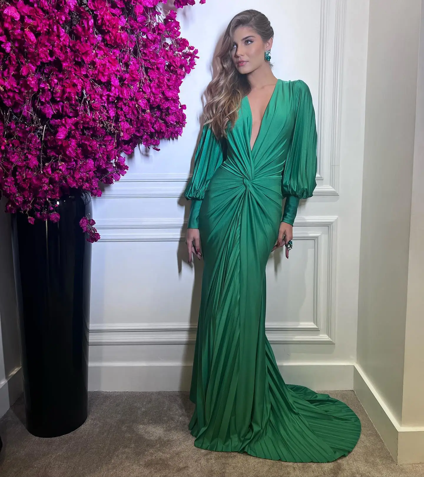 Elegant Deep V Neck Green Maxi Prom Dresses Solid Puff Sleeve Pleated Celebrity Evening Party Club Runway Long Dress For Women