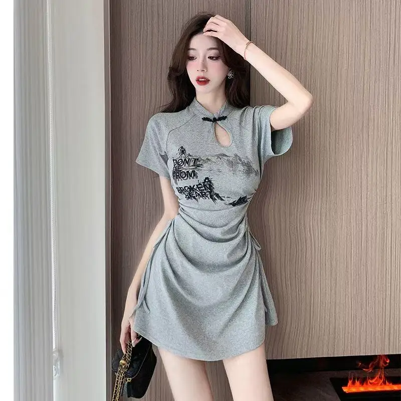 Nuevo vestido Qipao Retro de ocio diario 2025, estampado de estilo chino, Cheongsam mejorado, vestido fino con diseño de cintura arrugada a la moda