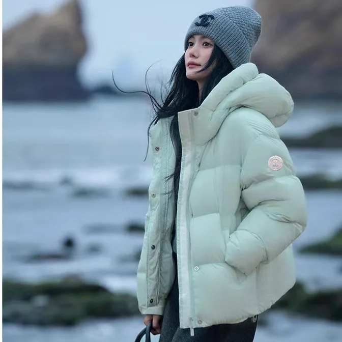 High End Down Jacket Short Style Women's 2025 New Fashion Thickened Warm Couple's Bread Jacket Solid Color Versatile Simple Down