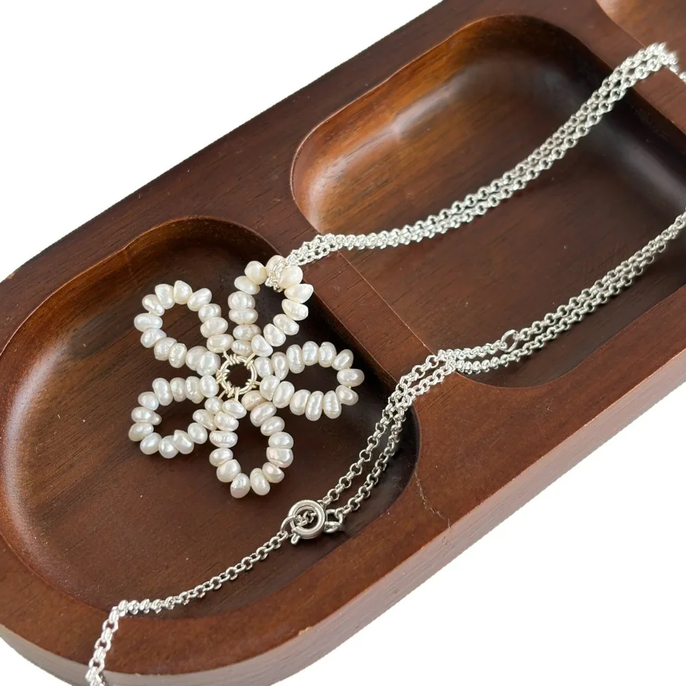 

Russia Style Natural White Pearl Flower Pearl Pendant Long Chain Necklace for Women, Unique Design Versatile Clavicle Chain