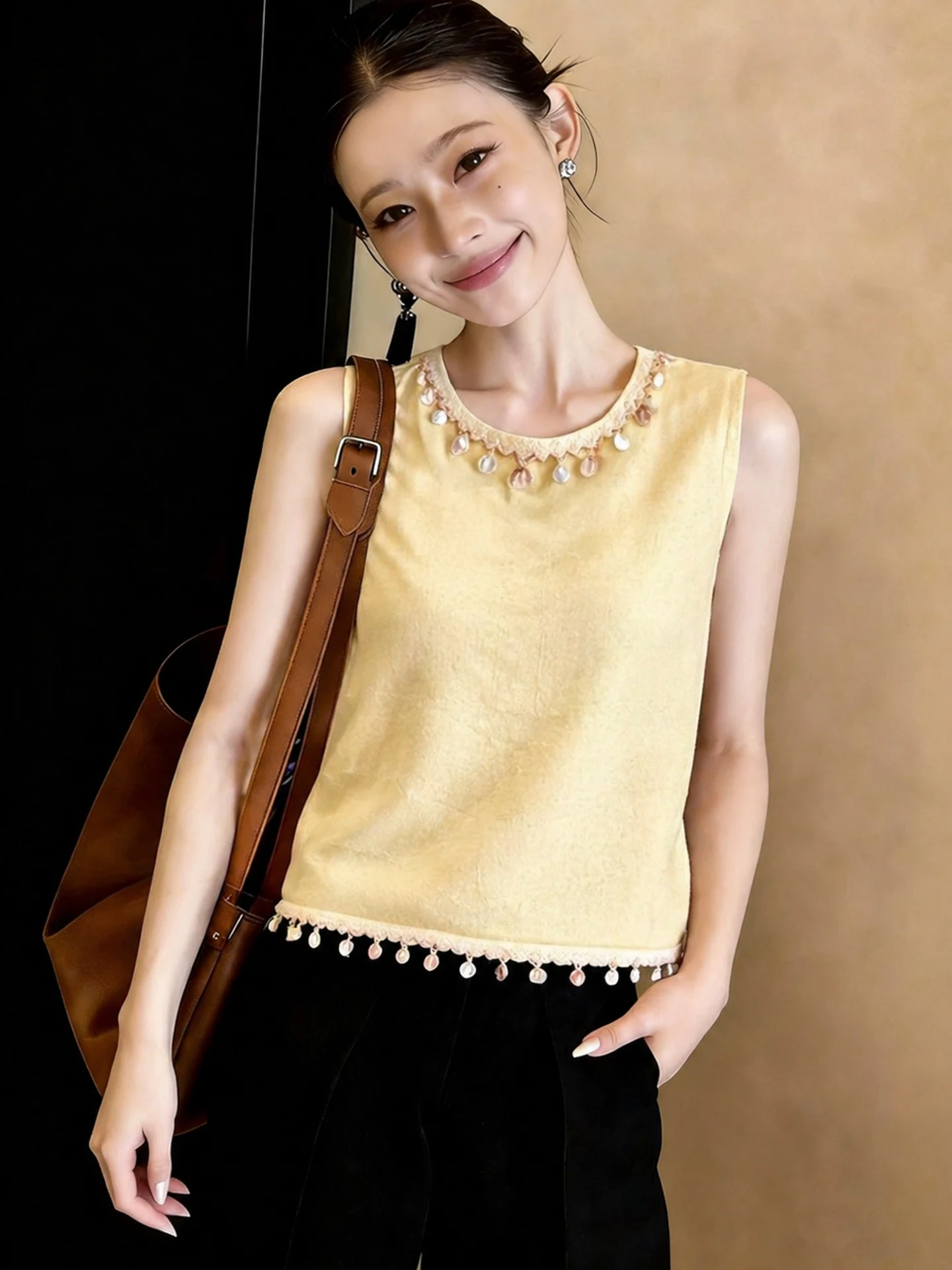 

Summer 2026 Heavy Decorated Knitted Vest Women's Korean Style Sleeveless Sweater round Neckline Straight Cut Commute Fa...