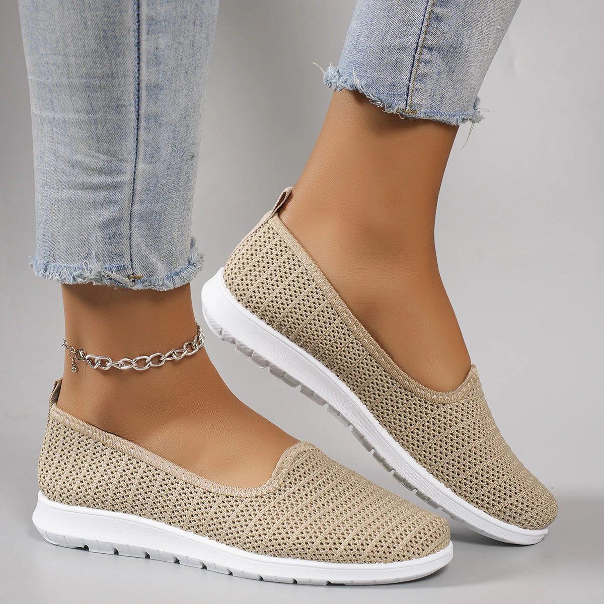 Spring new women\'s sports shoes, fashionable, breathable, lightweight, non-slip, wear-resistant, casual sports shoes, flat shoes