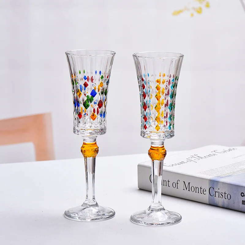 

2pcs Painted Red Wine Glasses European Style Court Colored Crystal Home Gift Wine Set High Stem with Standing Champagne Glasses
