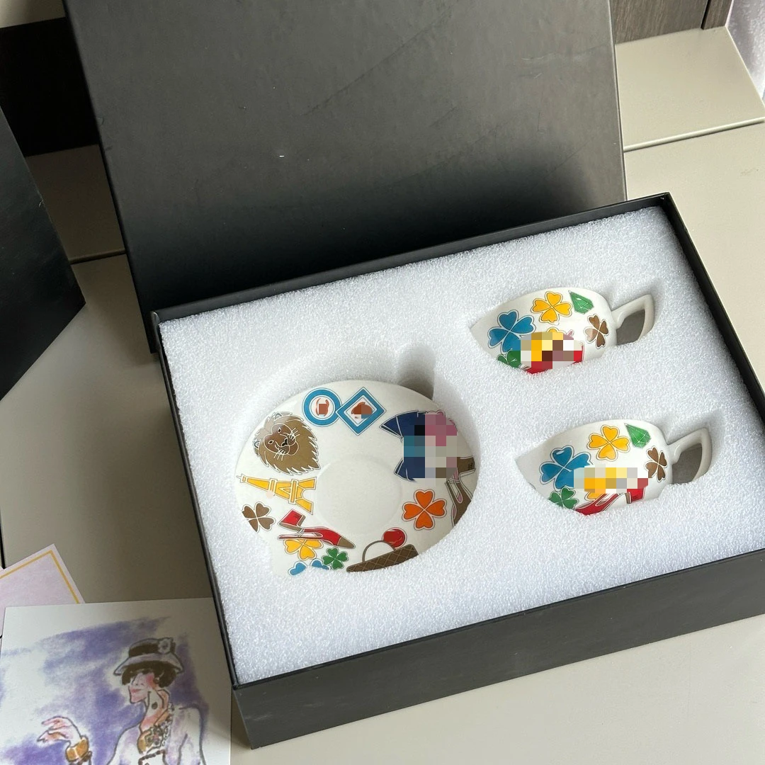 

Light Luxury Ceramic Coffee Mug Set Deluxe Gift Box 2pcs Cups European Tea Tableware High-grade Gifts