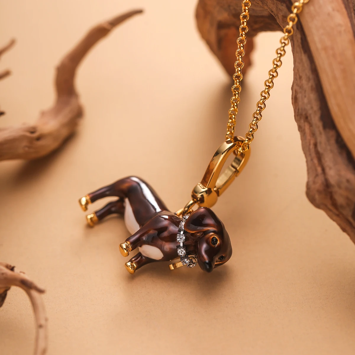 

1Pc Exquisite Enameled Brown Dachshund Pendant,Cute Pet Animal,Adorable Puppy Necklace For Men And Women,Jewelry Birthday Gift