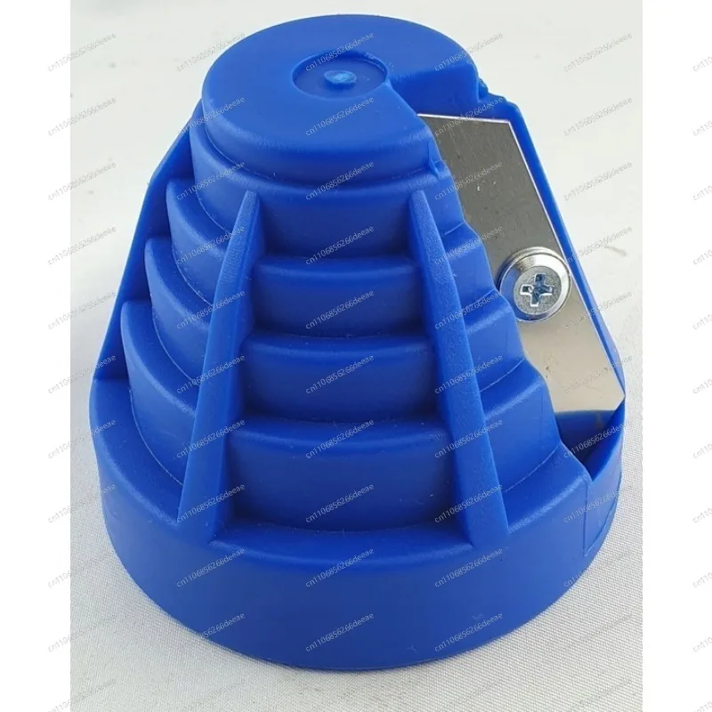 

Инструмент для снятия фаски с труб из ПЭ/ПВХ диаметром 75-110 мм, для обработки концов пластиковых труб до 110 мм.