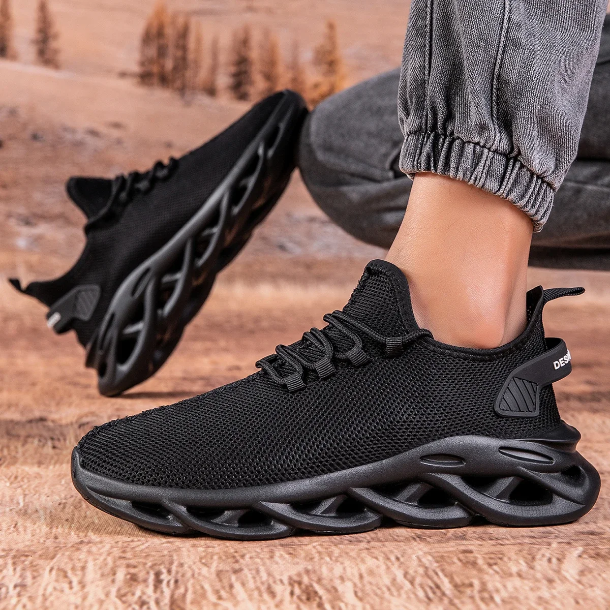 Black Shoes Men Casual Sneakers Mesh Breathable Shoes Male Running Trainers Sports Shoes Lightweight Comfortable Sneakers Men