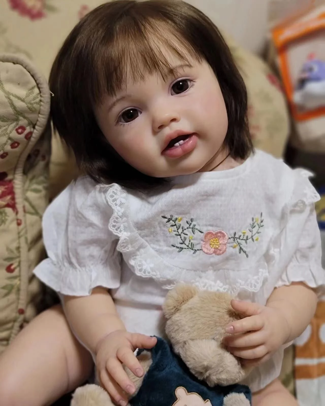 24 pouces Lottie corps en coton doux réaliste Reborn enfant en bas âge poupée plusieurs couches peinture 3D peau veines visibles avec des cheveux de racine de main