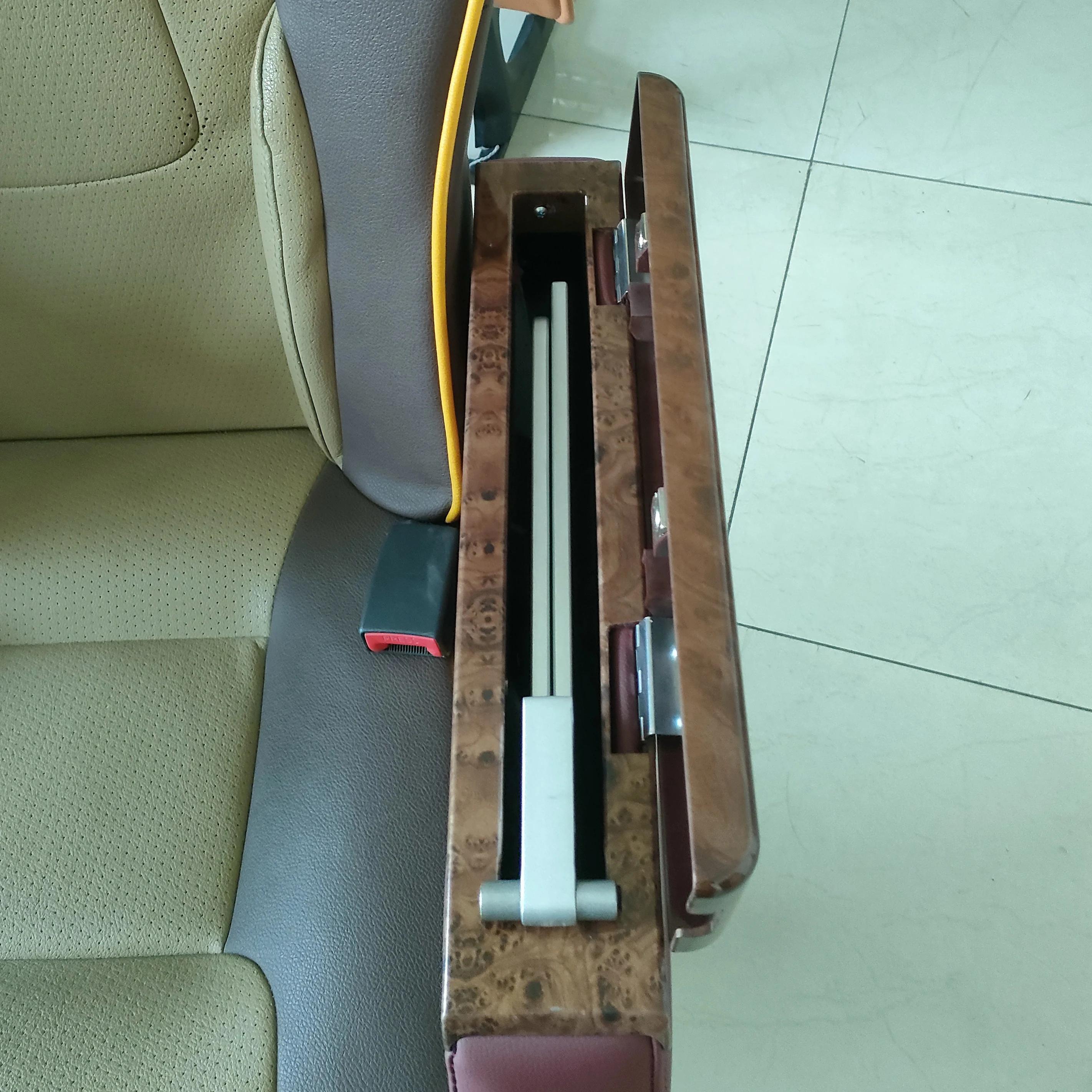 طاولة صينية ألومنيوم قابلة للطي، طاولة سفر قابلة للطي مثبتة على المقعد المدمج لشاحنة السيارة، تصميم RV Train Airplane لتوفير المساحة #4