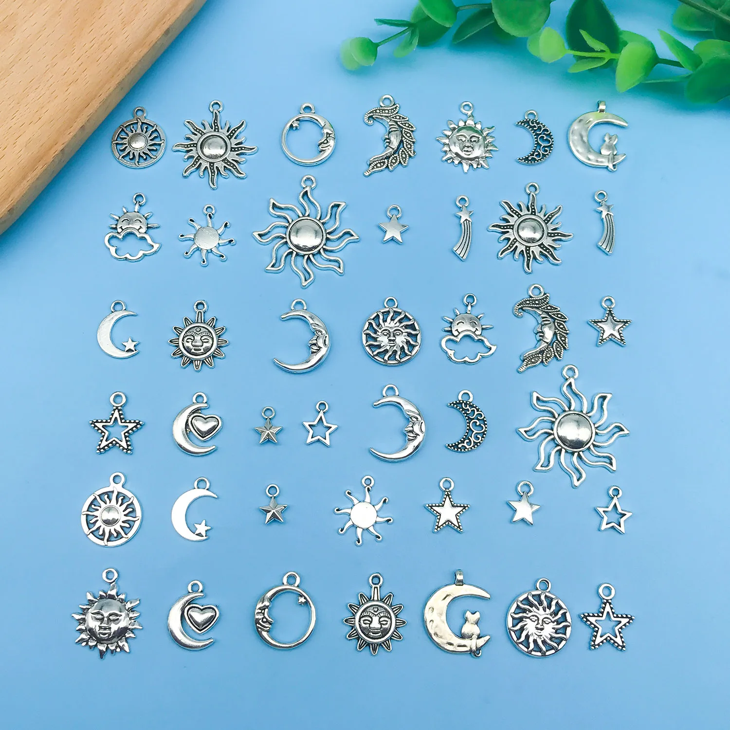 Mix 42szt Starożytny srebrny zestaw wisiorków Sun Moon Star Alloy Pendant, DIY Bracelet Pendant, Back to School Fashion Jewelry Accessory