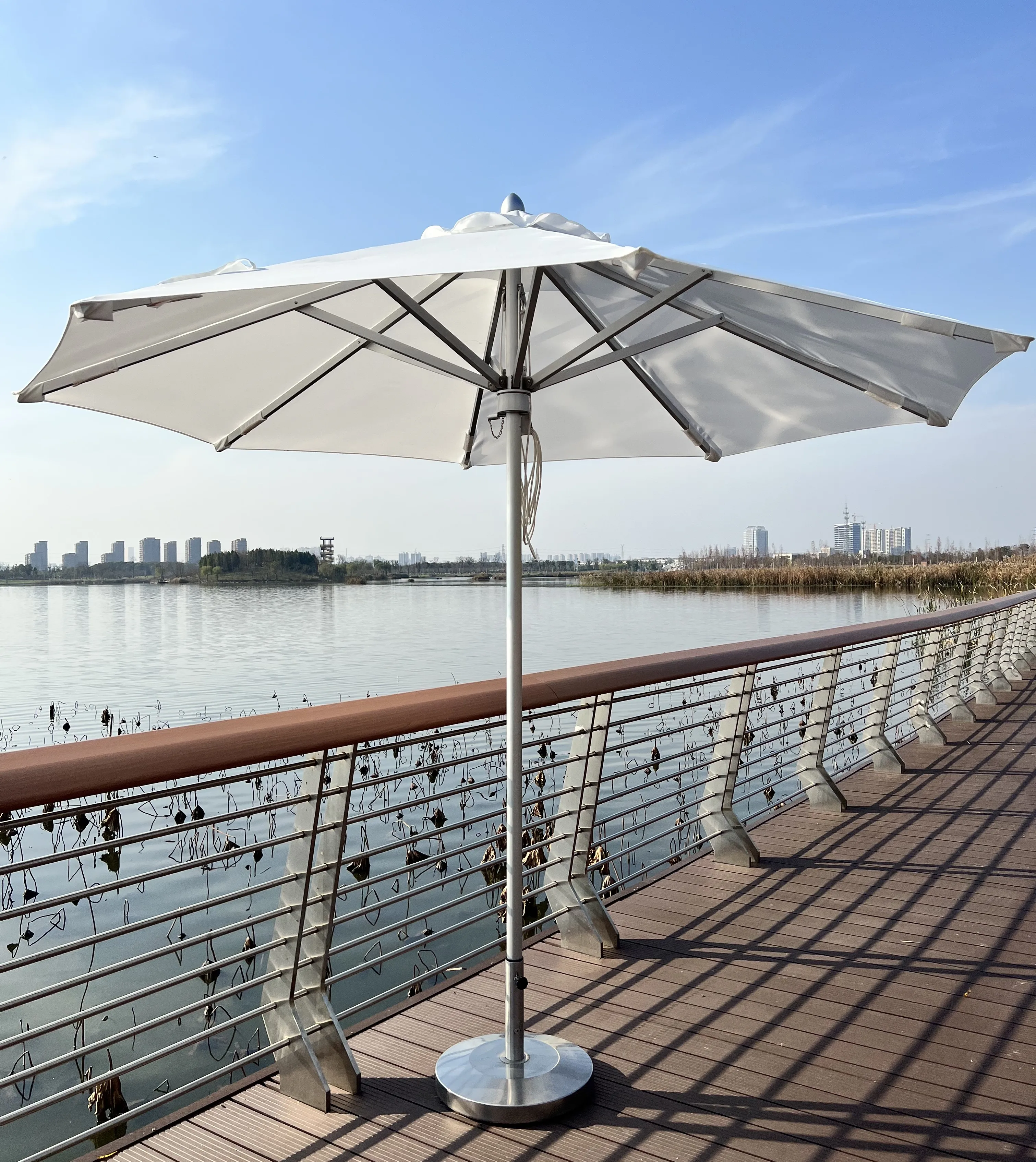 

3m Beach Umbrella Outdoor Sunshade Garden Umbrella Pull on the Rope Umbrella Surface Oxidation Treatment