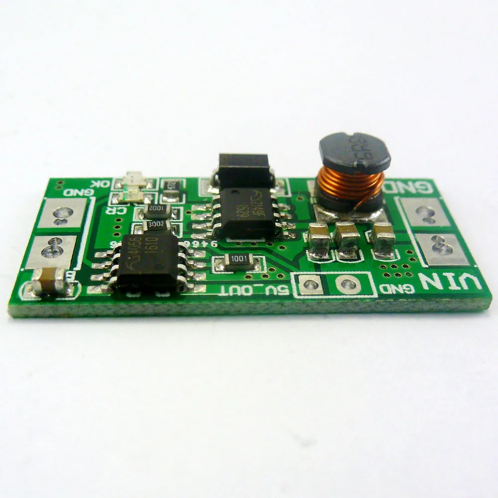 DD05CRTA 2-in-1-Boost-Lademodul DC-DC-Aufwärtswandler DC 2,5 V 3 V 3,3 V 3,7 V bis 4,2 V 5 V Ladeplatine