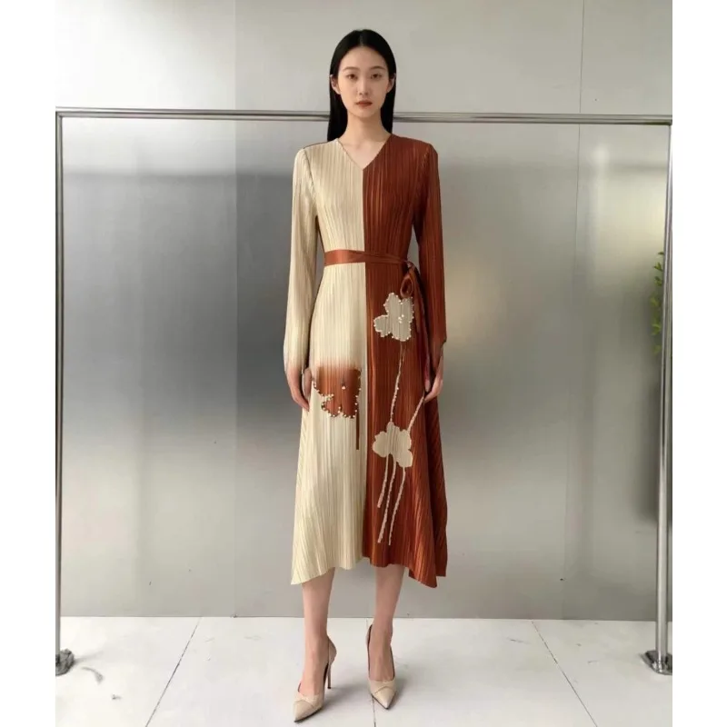 

Miyake плиссированные платья плиссе с принтом, новинка зимы 2025 года, свободное платье с v-образным вырезом, цветное платье со складками, лоскутная юбка, женская