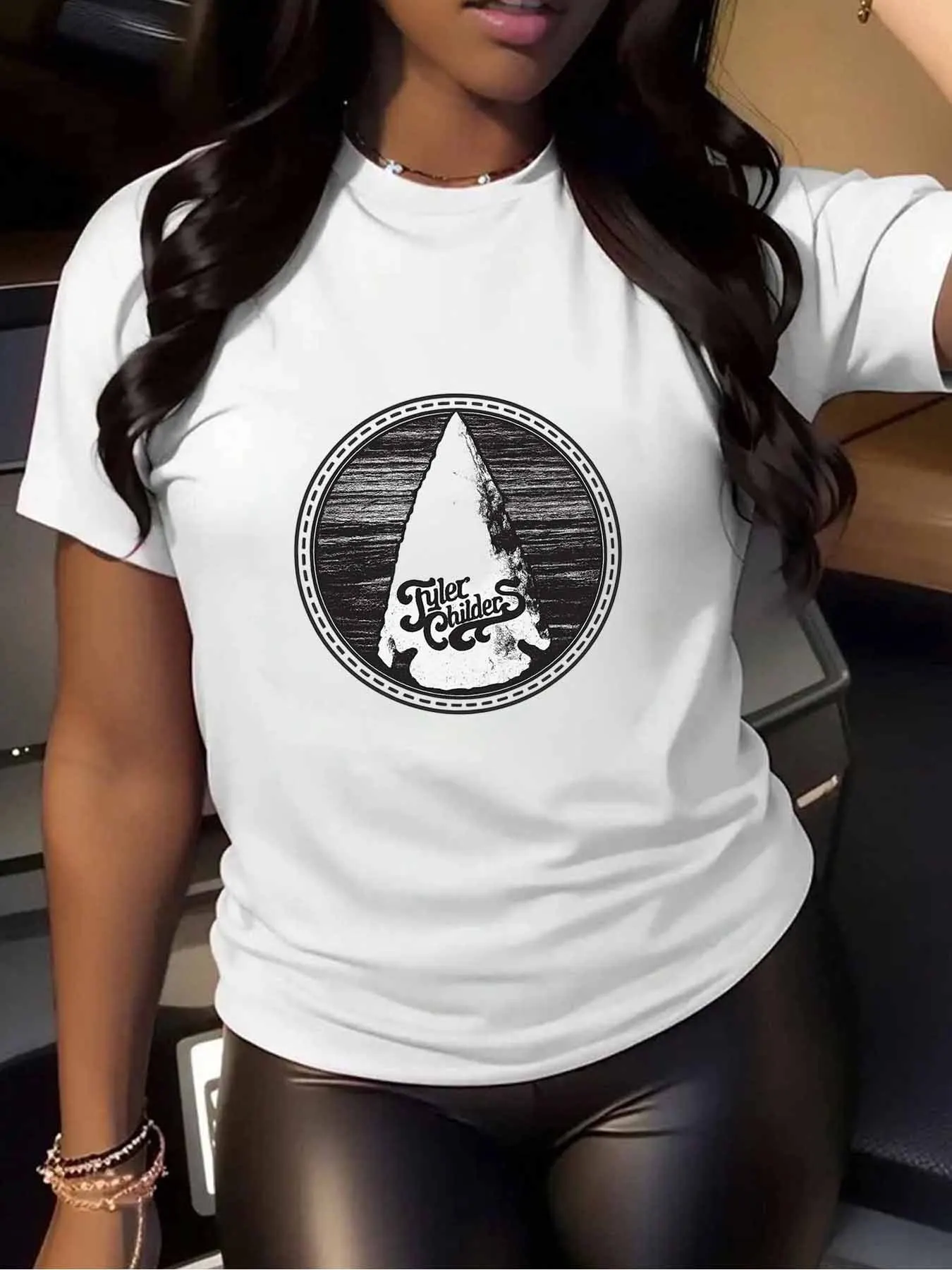 【WY101049】تيشيرت نسائي بمقاس كبير ورقبة دائرية وأكمام قصيرة مع نصف كم مرن ومطبوعات عصرية