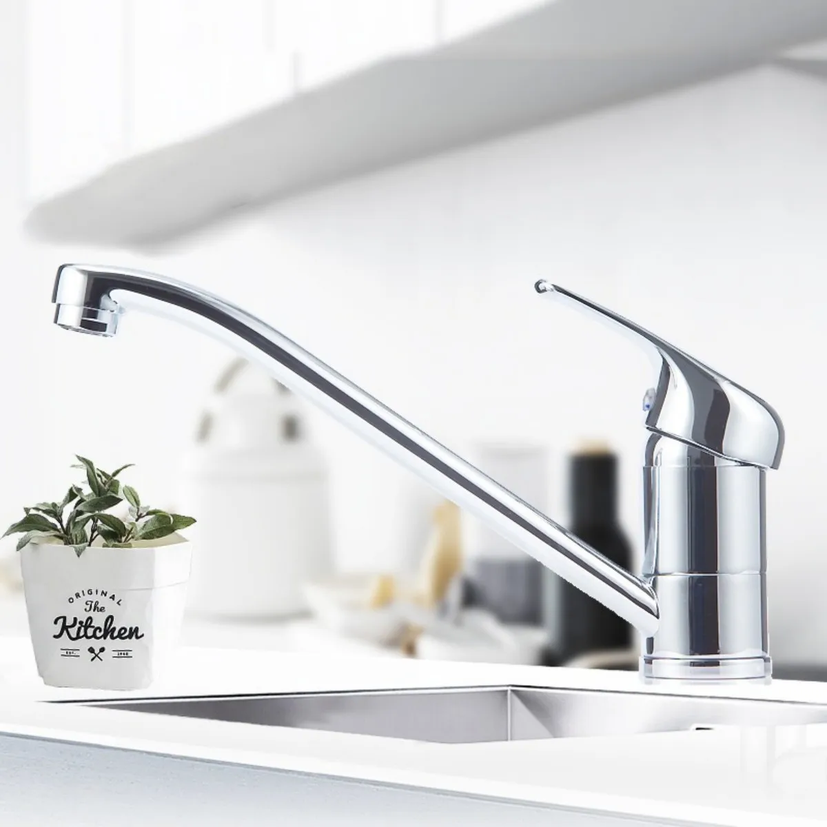 

360° Rotatable Single-Hole Faucet - Kitchen Sink Faucet - Hot and Cold Water Splash-Proof, with G1/2 Inlet Pipe