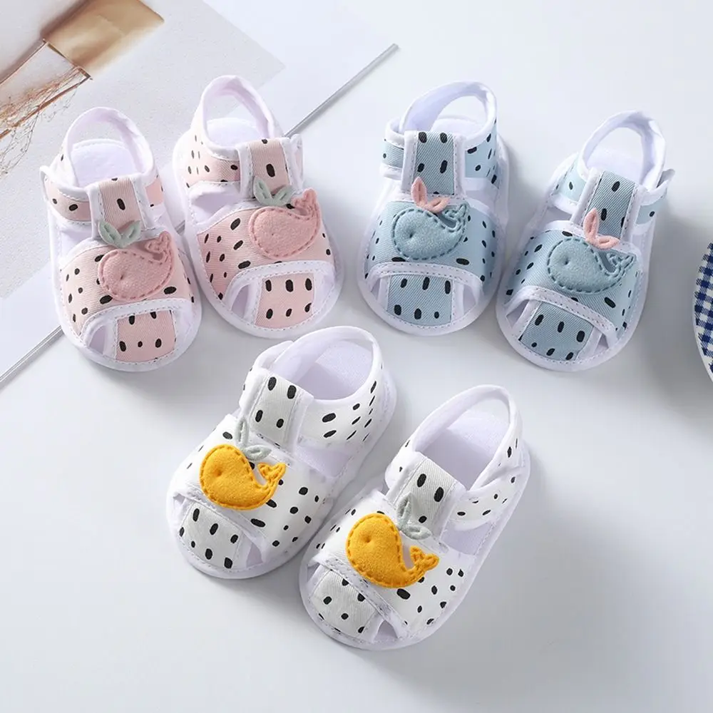 Sandali per bambini con suola morbida Casual scarpe di tela per bambini balena antiscivolo scarpe da culla traspiranti 0-12M neonato