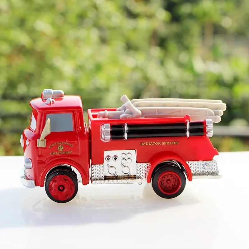 Disney carros 2 liga pequeno motor de bombeiros vermelho modelo de carro de brinquedo das crianças carros de corrida de liga presentes divertidos das crianças
