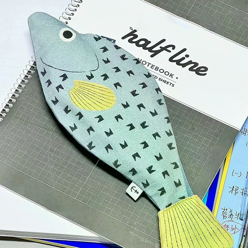 Novelty Fish Shape Pencil Case, Funny Pencil Pouch Coin Purse with Simulated Fishbone Lining, Creative Birthday Gift